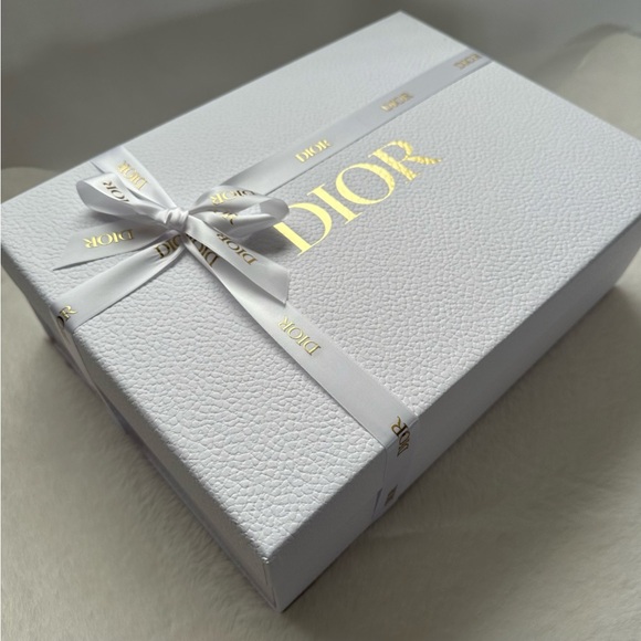 New Dior Large Gift/Keepsake Box - Picture 2 of 7